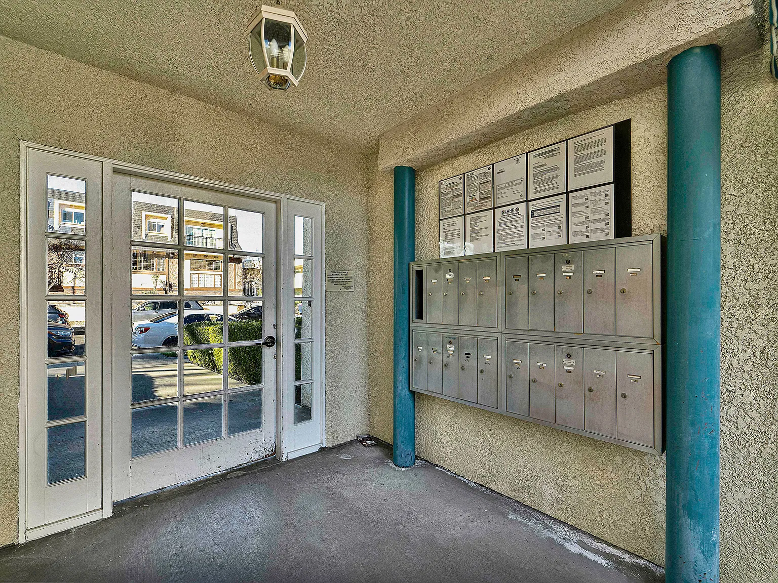 2 bed, 1200 sqft, $2,700 — Photo 3