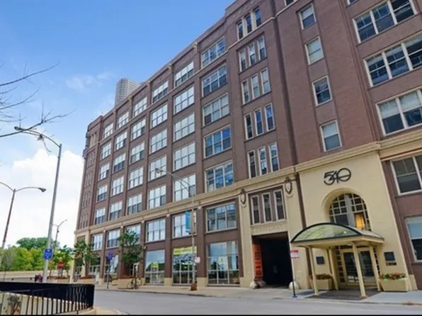 540 N Lake Shore Dr, Chicago, IL