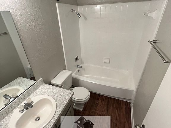 4th image of 216 Pine Meadow Dr APT B