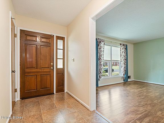 3rd image of 3311 Enridge Dr