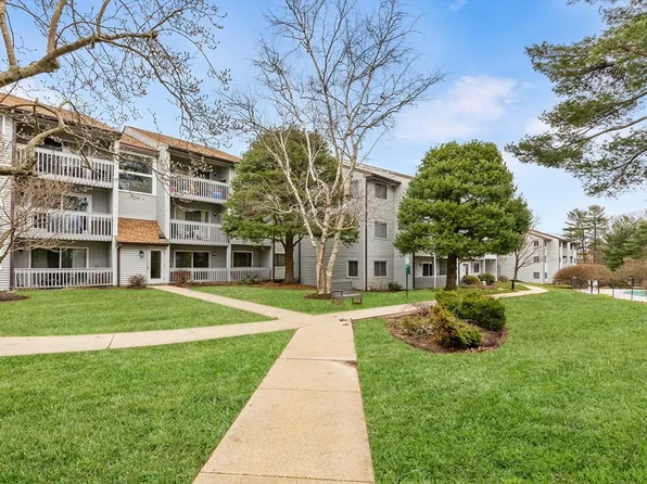 2005 Franklin Crossing Rd #2005, Franklin, MA 02038