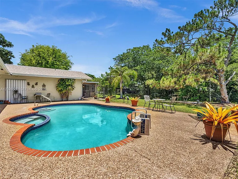 5310 SW 109th Ave — Photo 39