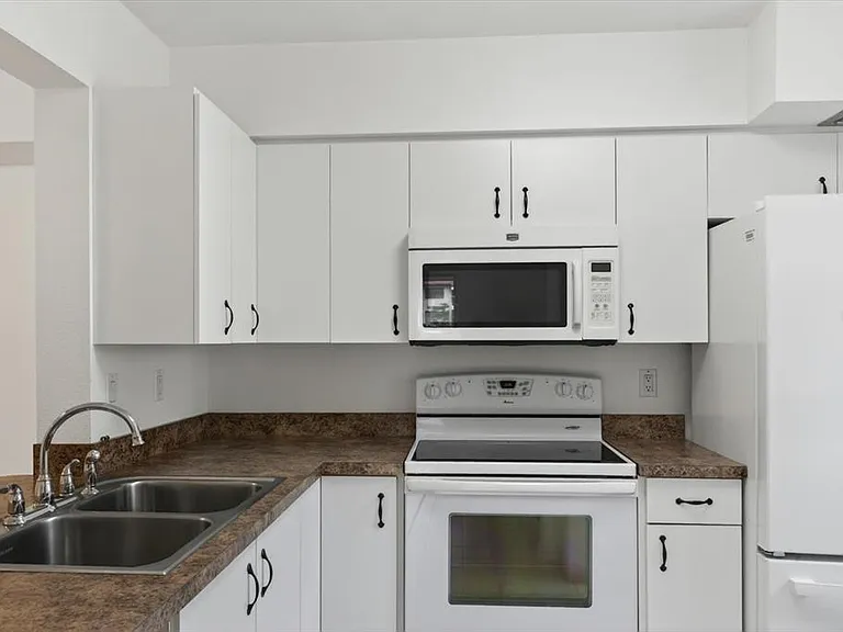 5735 Gardens Dr #5735 — Photo 22