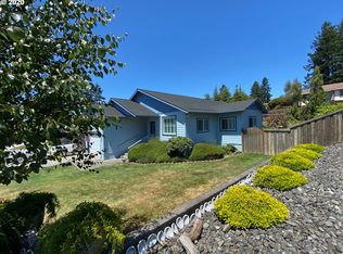 1001 Ruth Ln, Brookings, OR 97415