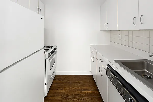 Rented by NY Casa Group | media 14