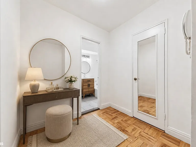 411 E 53rd St #14M — Photo 8