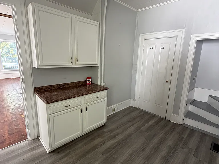135 W Seneca St — Photo 3