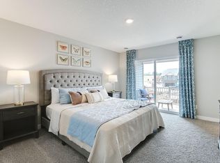 5040 Stable View Dr, Woodbury, MN 55129