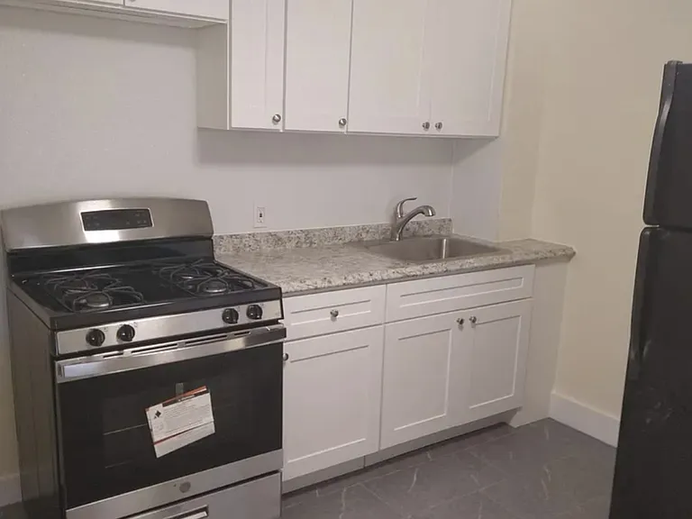 570 Broad St #3C — Photo 7