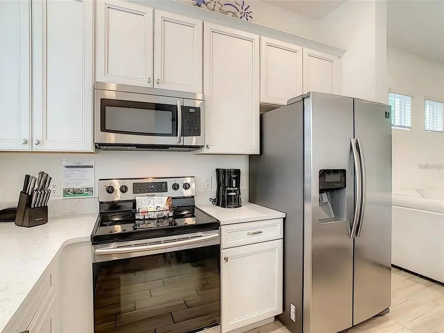 3 bed, 3.0 bath, 1564 sqft, $3,300 — Photo 4