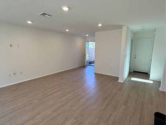 4th image of 14001 Carina St