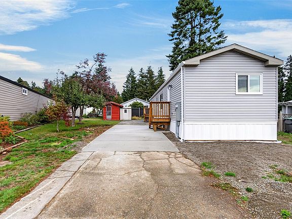 2nd image of 2104 Pemberton Pl