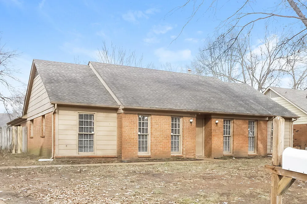 3 bed, 2.0 bath, 1755 sqft, $2,220 — Photo 3
