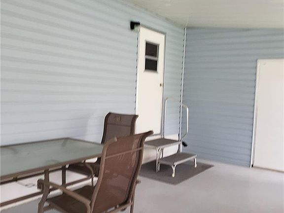 3rd image of 26 Skyline Dr