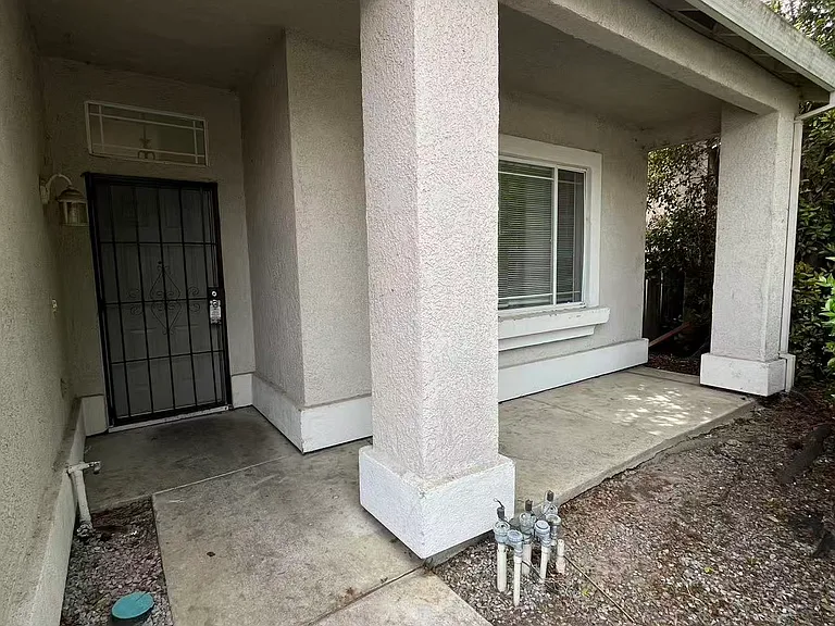 1022 Bess Pl — Photo 3