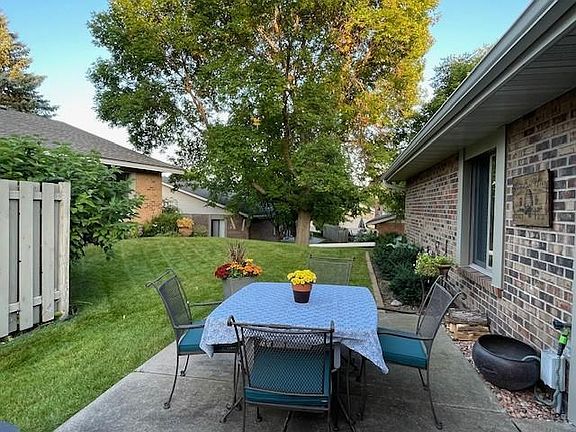 4th image of 1930 Kingsview Ln N