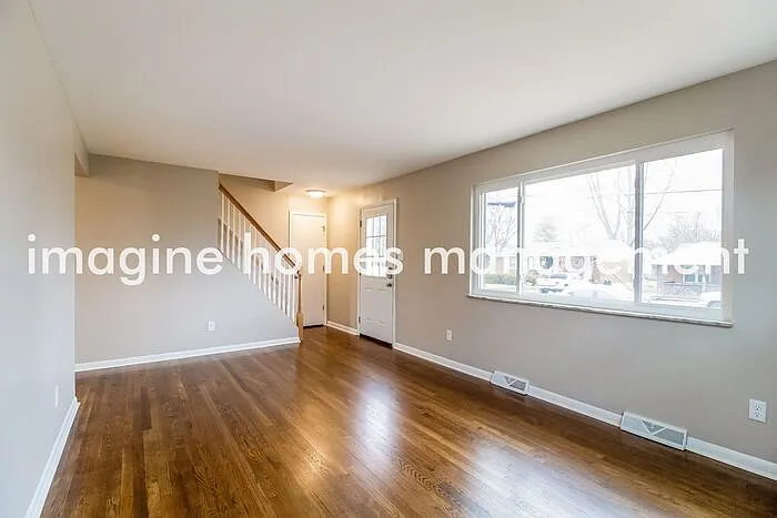 5 bed, 3.0 bath, 1700 sqft, $2,829 — Photo 3