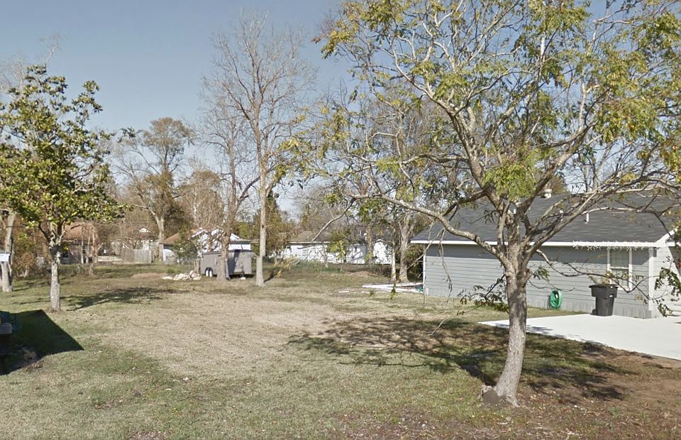 2nd image of 2116 Avenue C