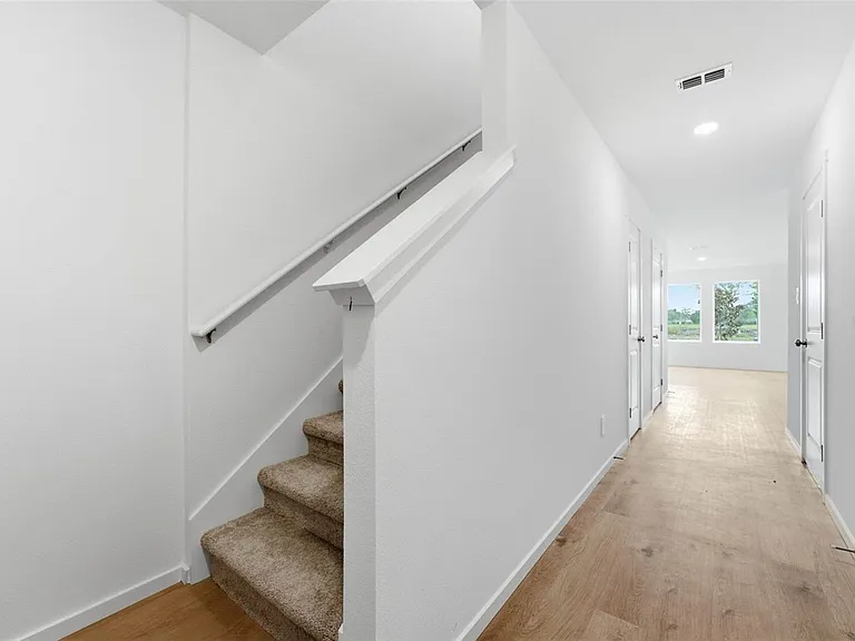 Plank Pl — Photo 2