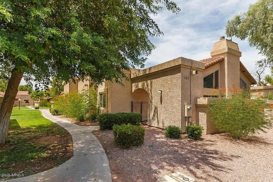 2019 W Lemon Tree Pl #1195