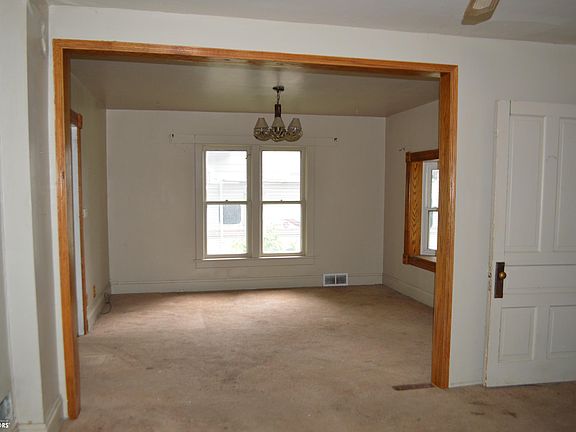 4th image of 925 N Jefferson Ave