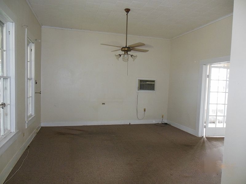 2nd image of 406 S 2nd St