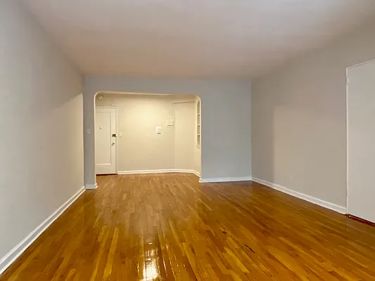 Rented by Metropolitan Equities | media 2