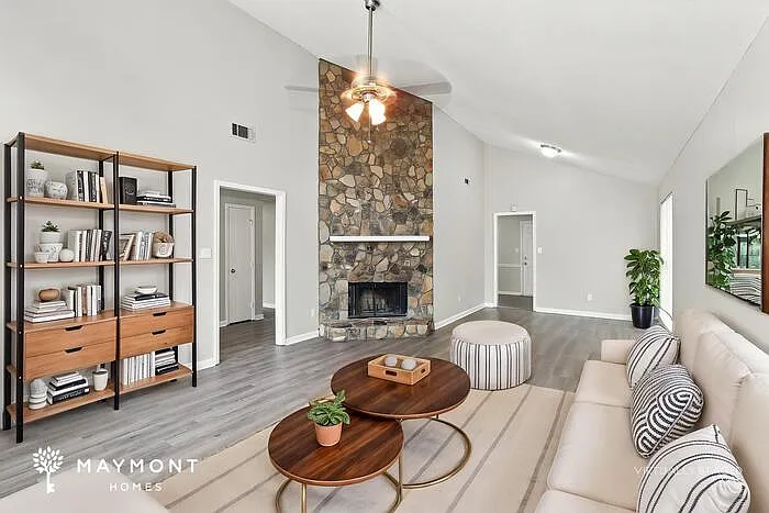3 bed, 2.0 bath, 1496 sqft, $1,595 — Photo 4