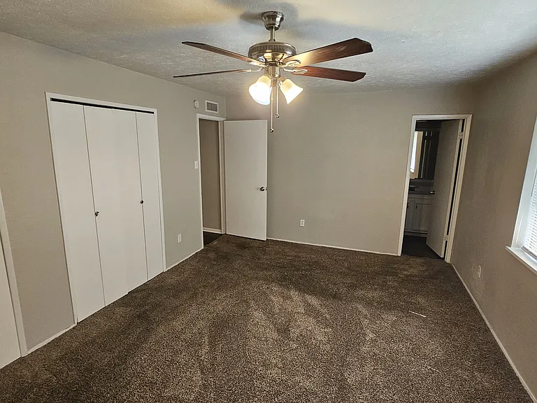 22903 Millgate Dr — Photo 14