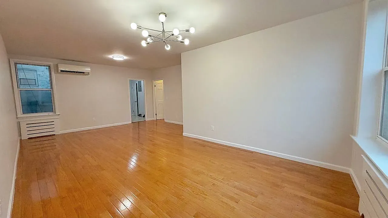 6735 Colonial Road — Photo 1