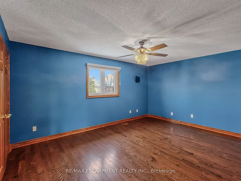 41 Candor Cres — Photo 37