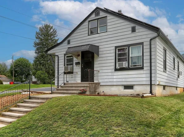 1 E Chestnut St, Cleona, PA 17042