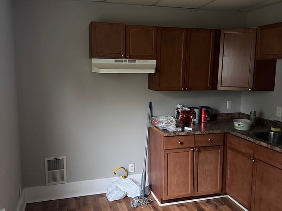 Kitchen the owner will provide stove and refrigerator