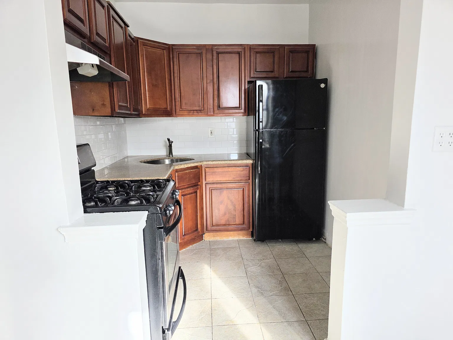 100 Marine Avenue — Photo 3