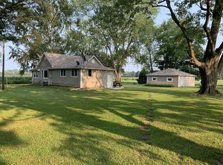 711 Old Salem Rd, Kell, IL 62853