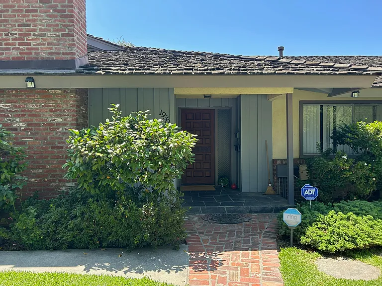 1930 Minoru Dr — Photo 1