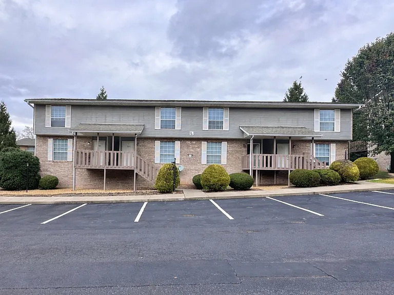 Lakeland Hills Apartment Homes — Photo 7