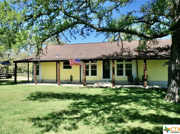 1564 County Road 310, Lexington, TX 78947