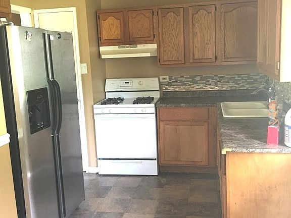 3rd image of 1528 Lincoln Pl