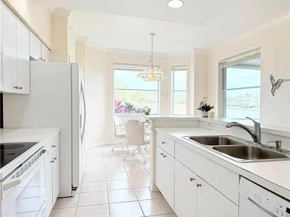 8555 Naples Heritage DR #217, NAPLES, FL 34112