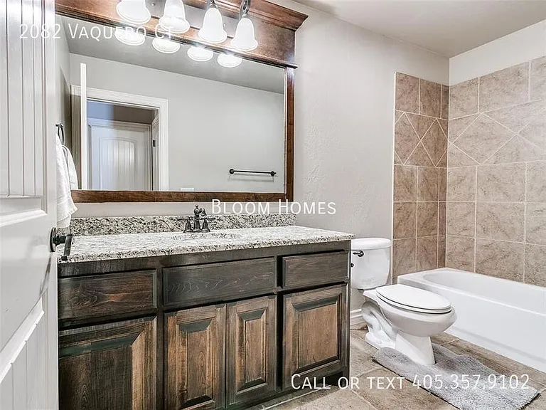 2082 Vaquero Ct — Photo 11