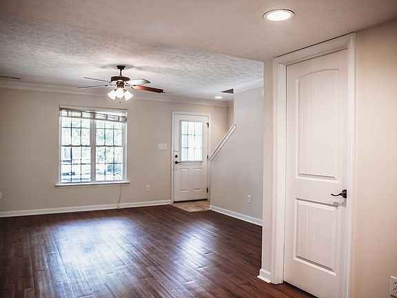 2nd image of 161 Old Tavern Cir