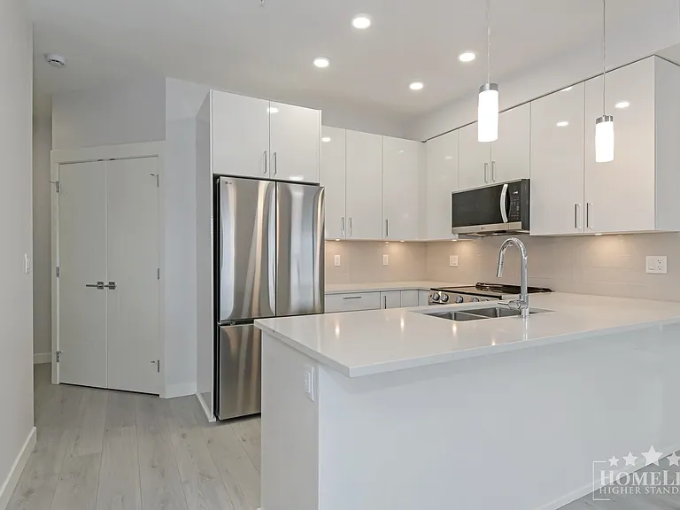 33886 Pine St #418 — Photo 8