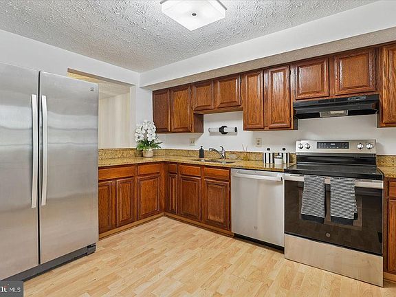 5th image of 10921 Harpers Square Ct