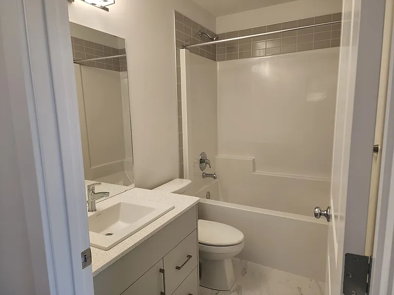 3816 Chrustawka Pl SW — Photo 3