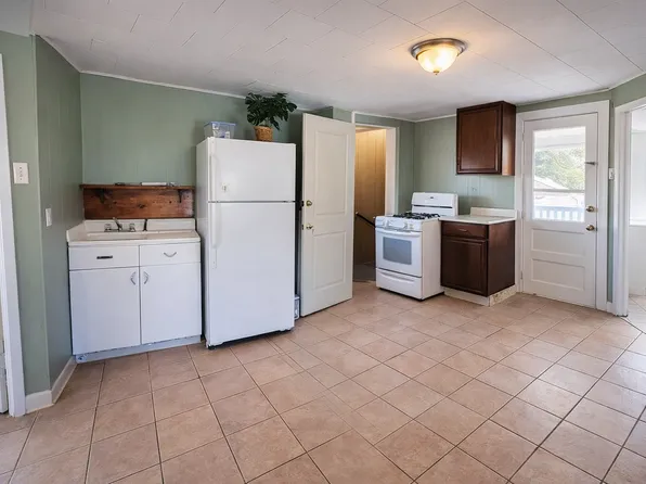 32 Murray St, Wilkes Barre, PA 18702