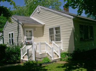 13 S Main St, Altamont, IL 62411