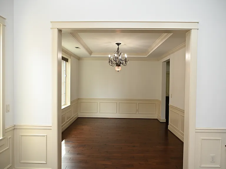 22327 SE 34th Pl — Photo 3