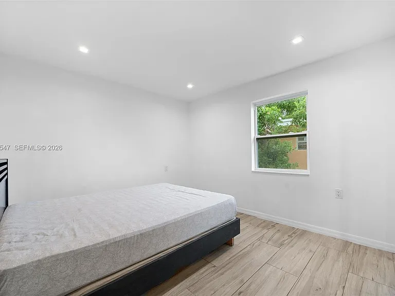 524 NW 10th St #0 — Photo 11