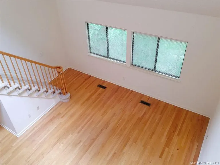 2435 Bedford St #21Y — Photo 6